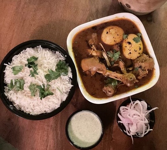 Light chicken curry